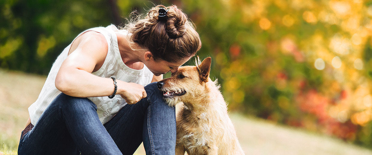 Kvinde med hunde - Maxi Zoo